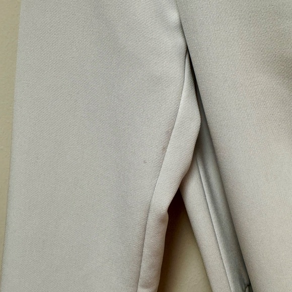 BCBGMAXAZRIA Long Sleeve Wide Leg  V Neck Jumpsuit White Ivory - Picture 5 of 9